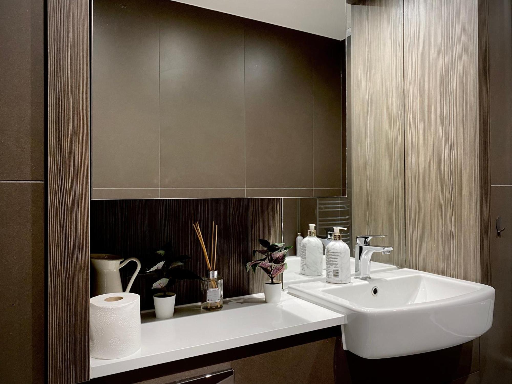 Spacious 2 Bedroom Penthouse Retreat London Eksteriør billede